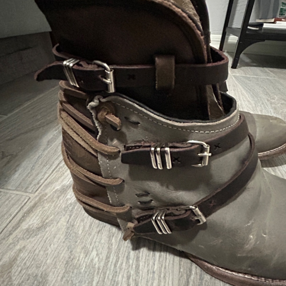 Women's FreeBird Crue Distressed Leather Ankle Boots - 8 - Picture 13 of 14